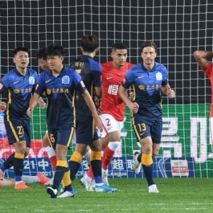 开云体育平台-广州队回归平淡卡帅很无奈 没了“宝塔”进攻没办法